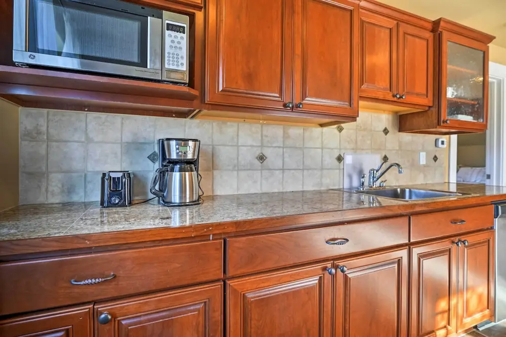 East Wenatchee Apt - 2 Miles From Columbia River!