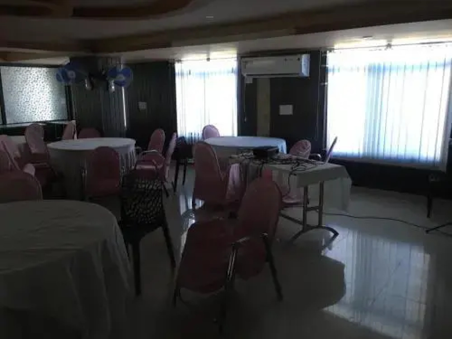 Hotel Raj International