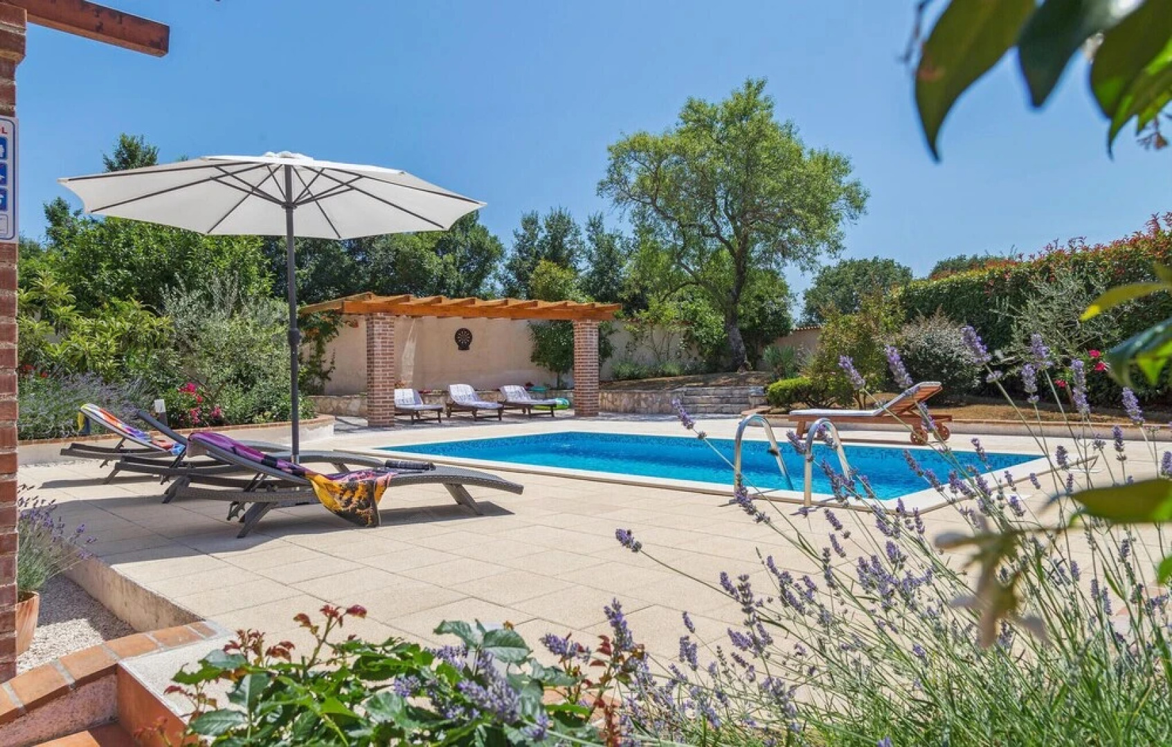 Stunning Home in Loborika With Wifi and 6 Bedrooms