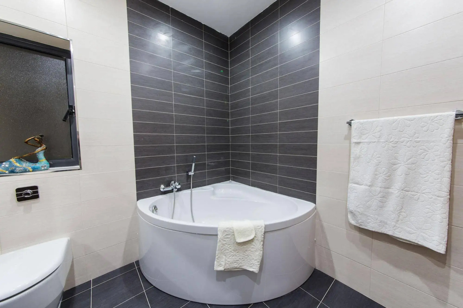 Country view luxury apartment