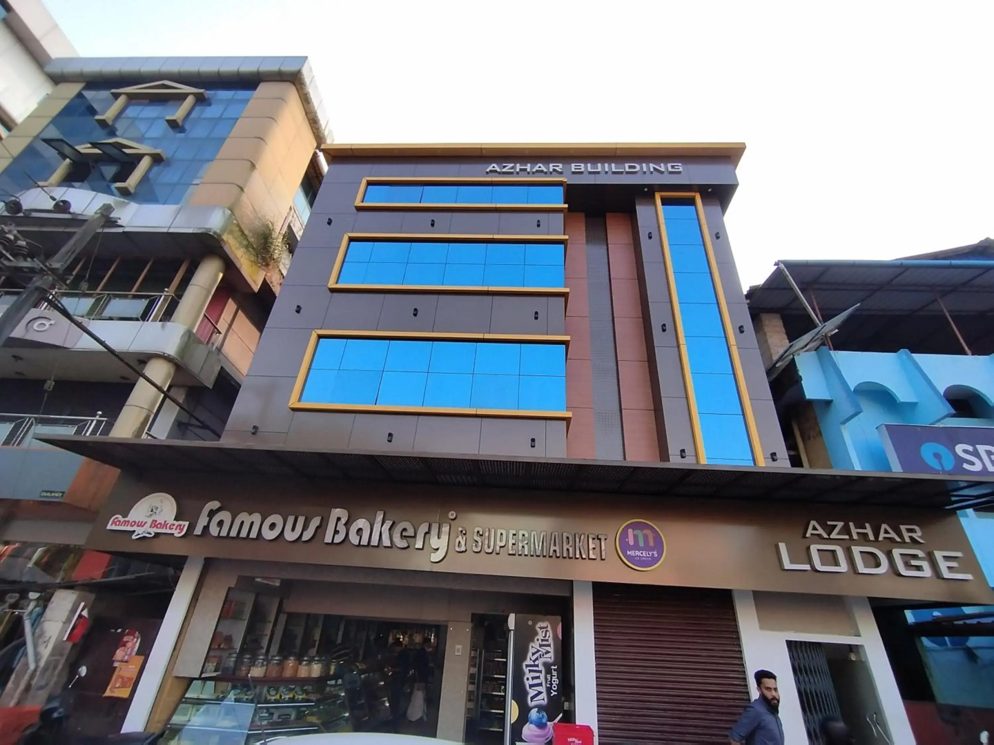 Azhar lodge koyilandy