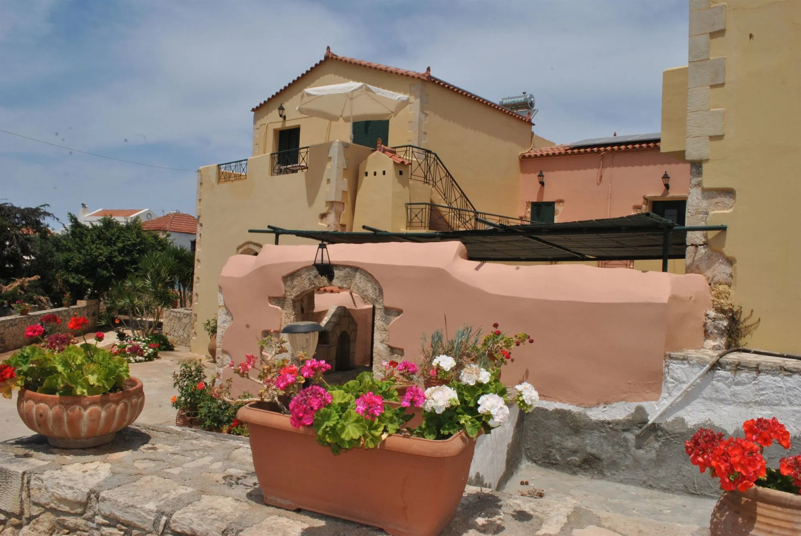 Skandalis Traditional Suites