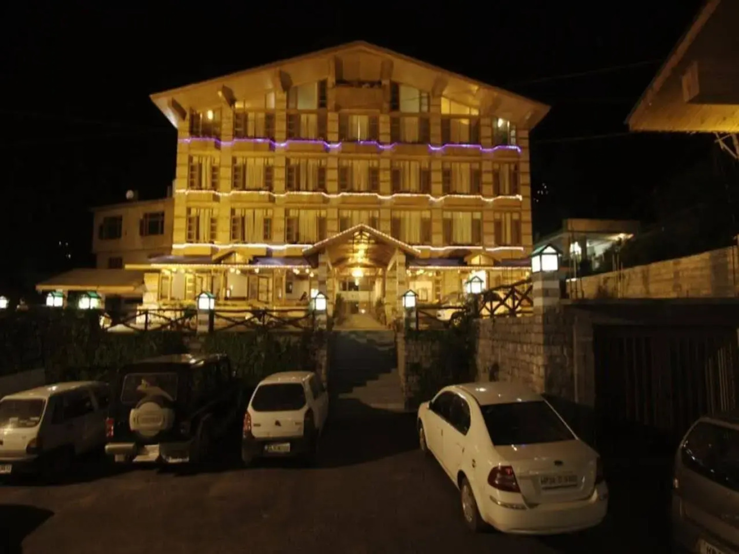 JJ by VIVAAN RESORTS Kullu