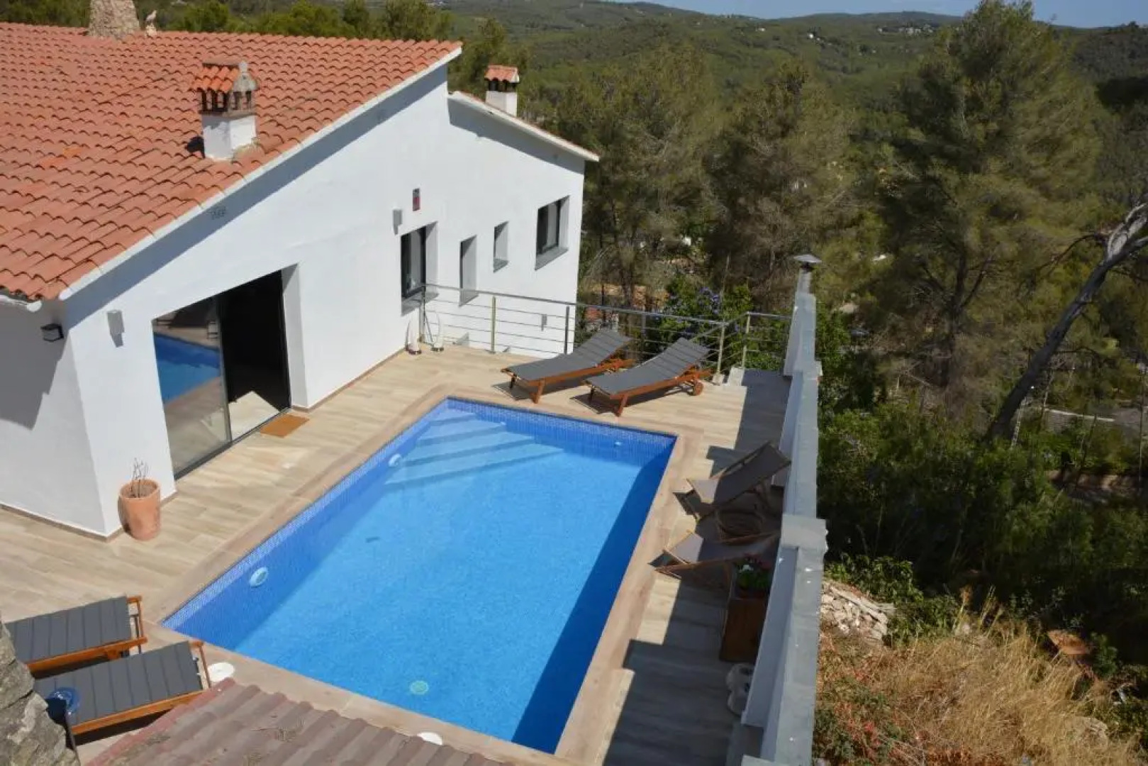 Villa Sitges Avril Renewd Agust 2021 High Design Confortable AC Calm Area