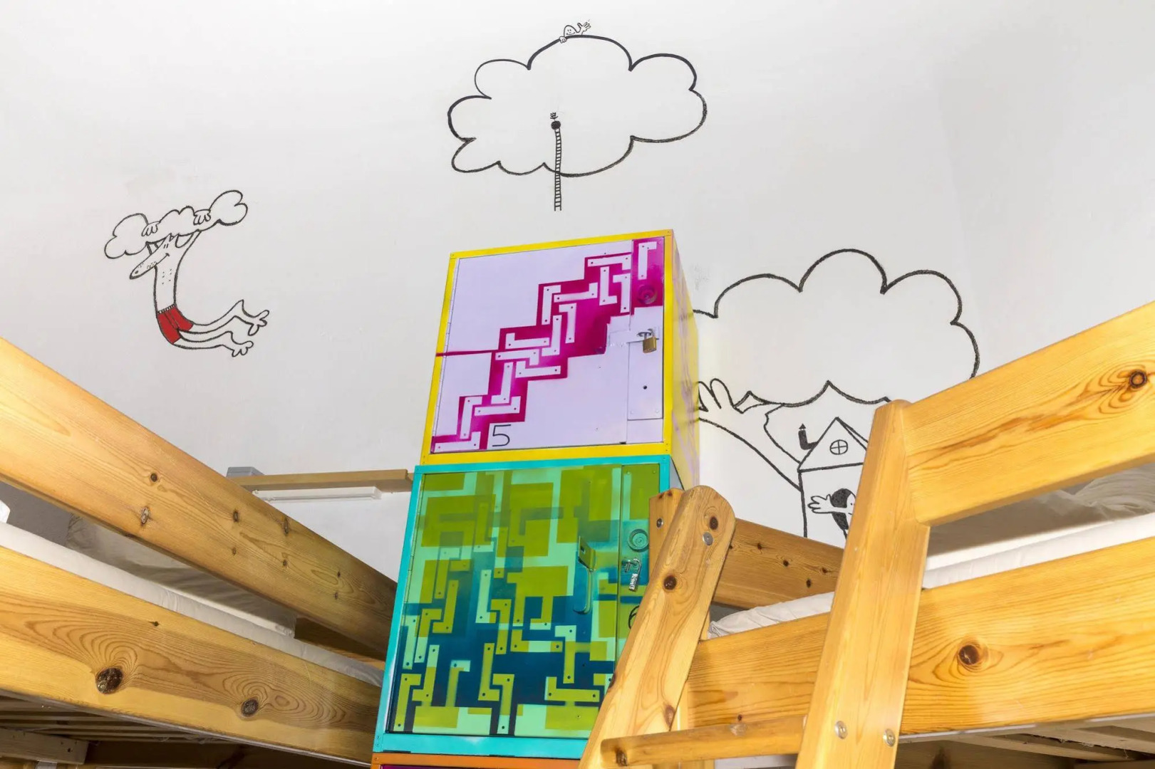 Lollis Homestay - Hostel