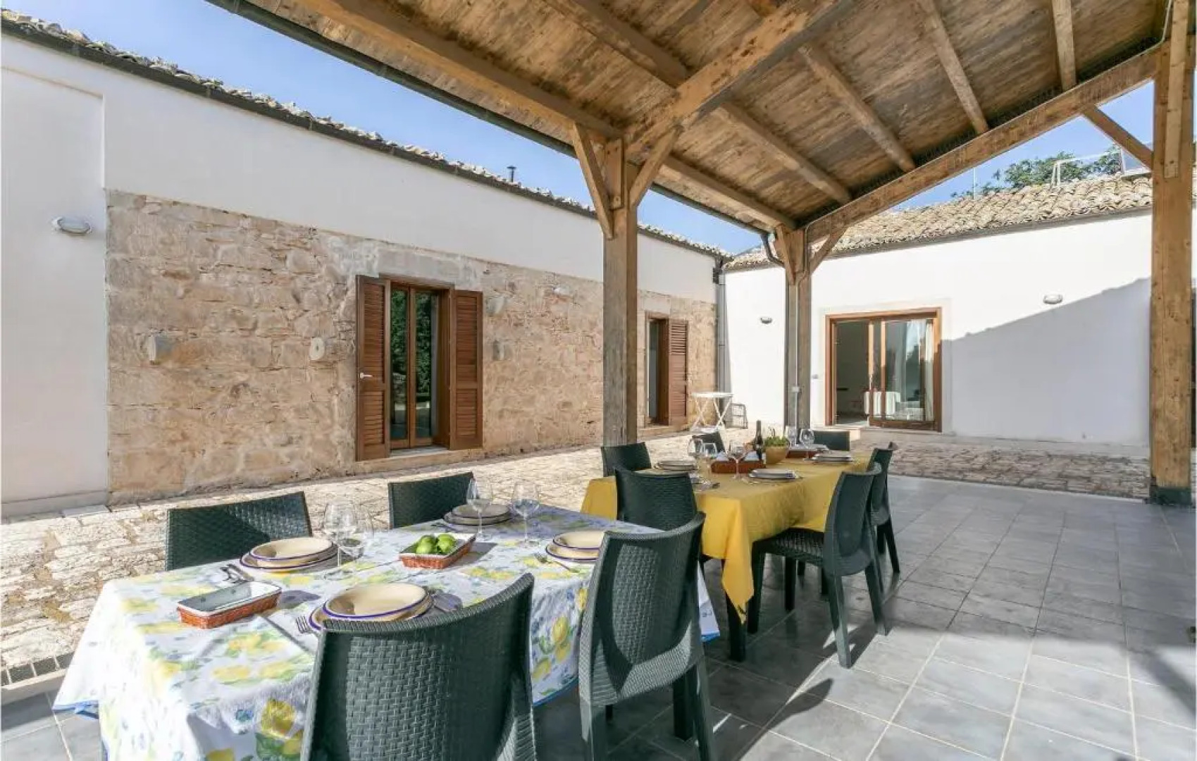 Stunning Home in Ragusa With 6 Bedrooms, Private Swimming Pool and Outdoor Swimming Pool
