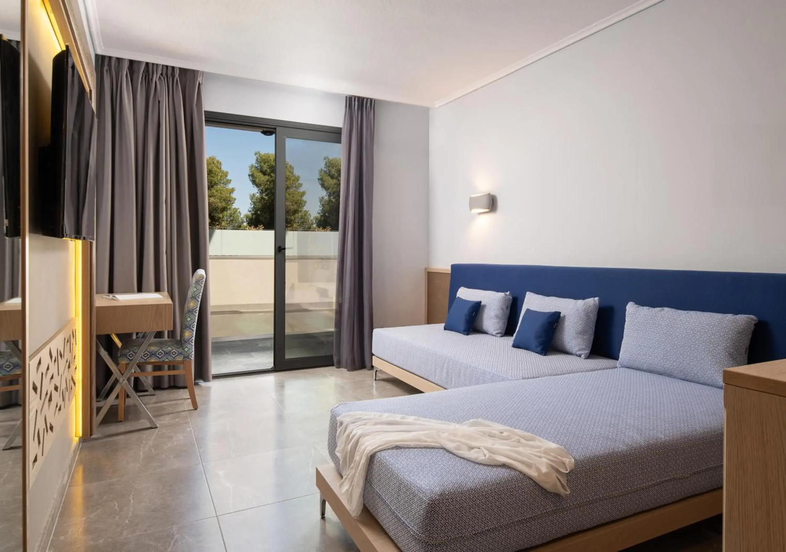 Philoxenia Hotel