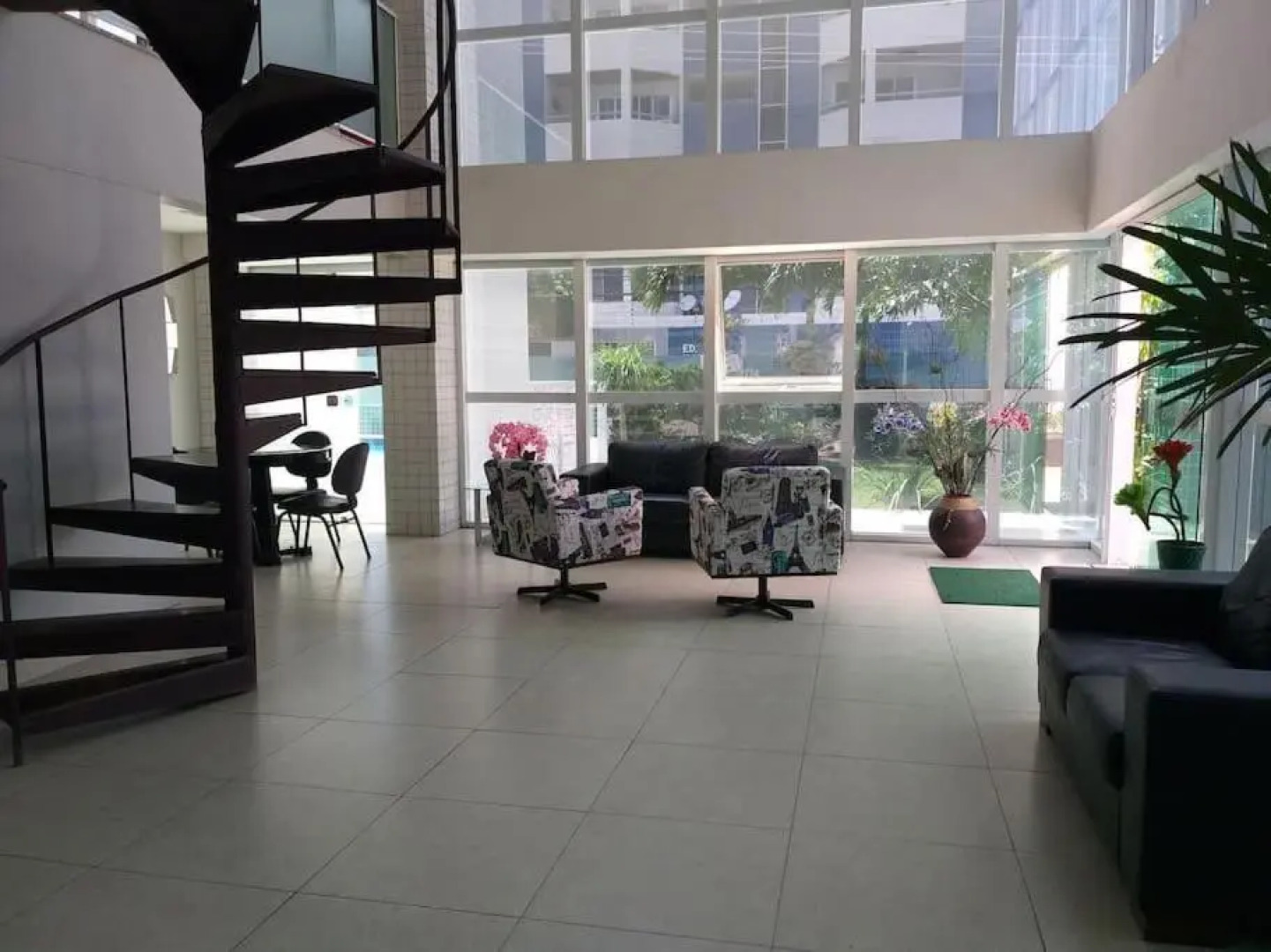 Apê no Universitário - Ed. Roterdam, 1404