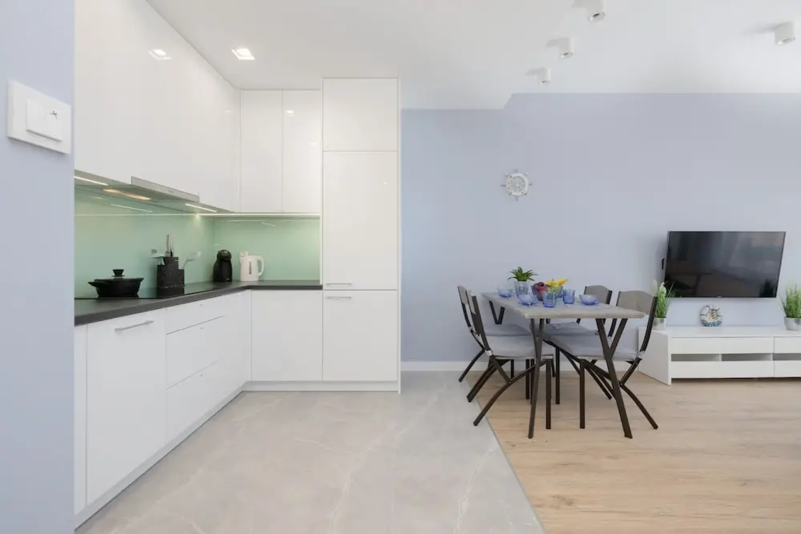 Riverfront Apartment by Renters