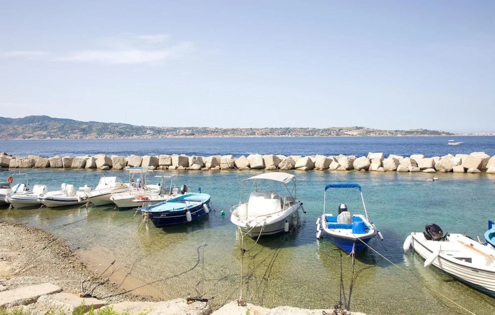 Stunning Home in Villa San Giovanni With 4 Bedrooms and Wifi