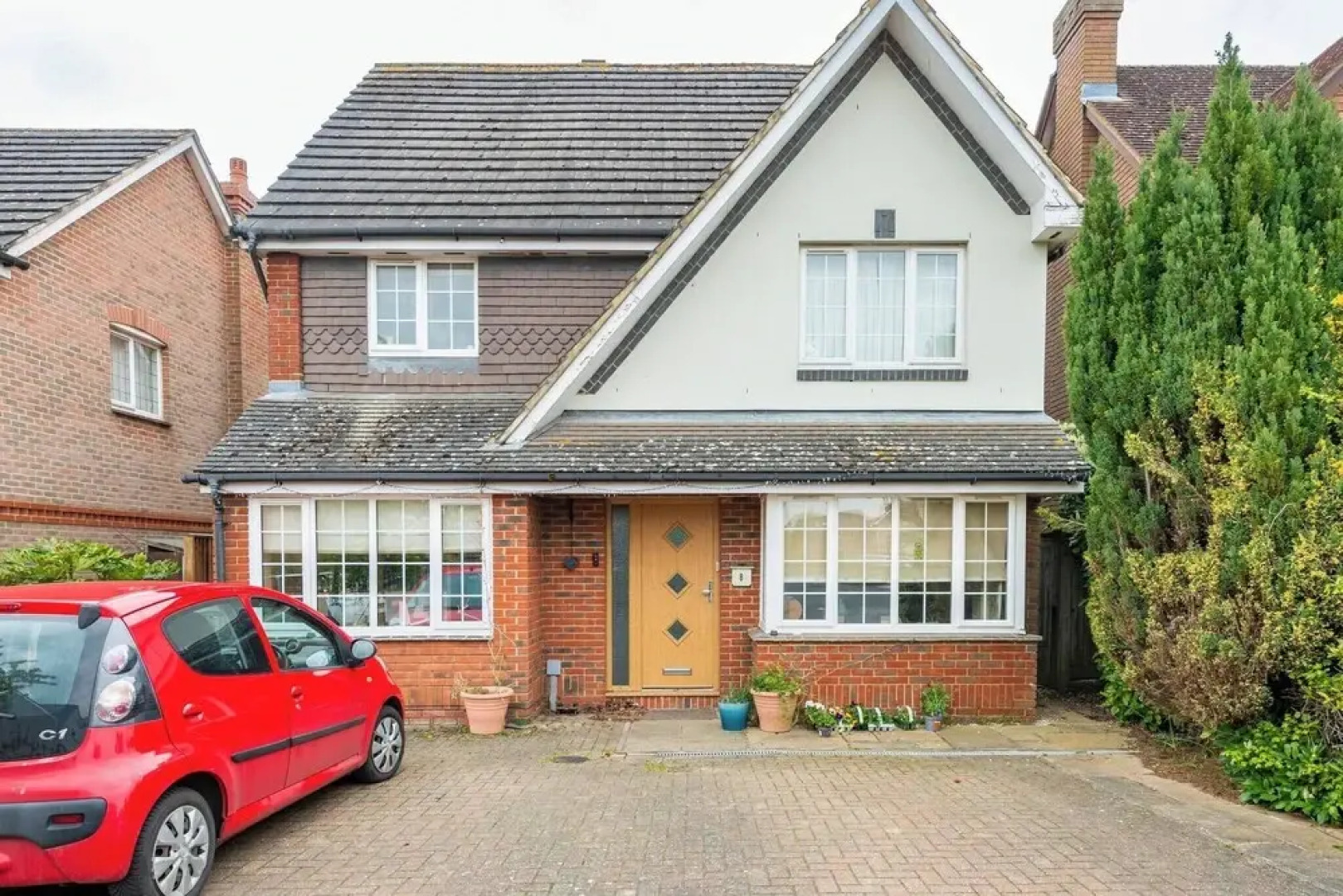 Room in Guest Room - Calm For 3, Handy for Airport, Train Free Parking