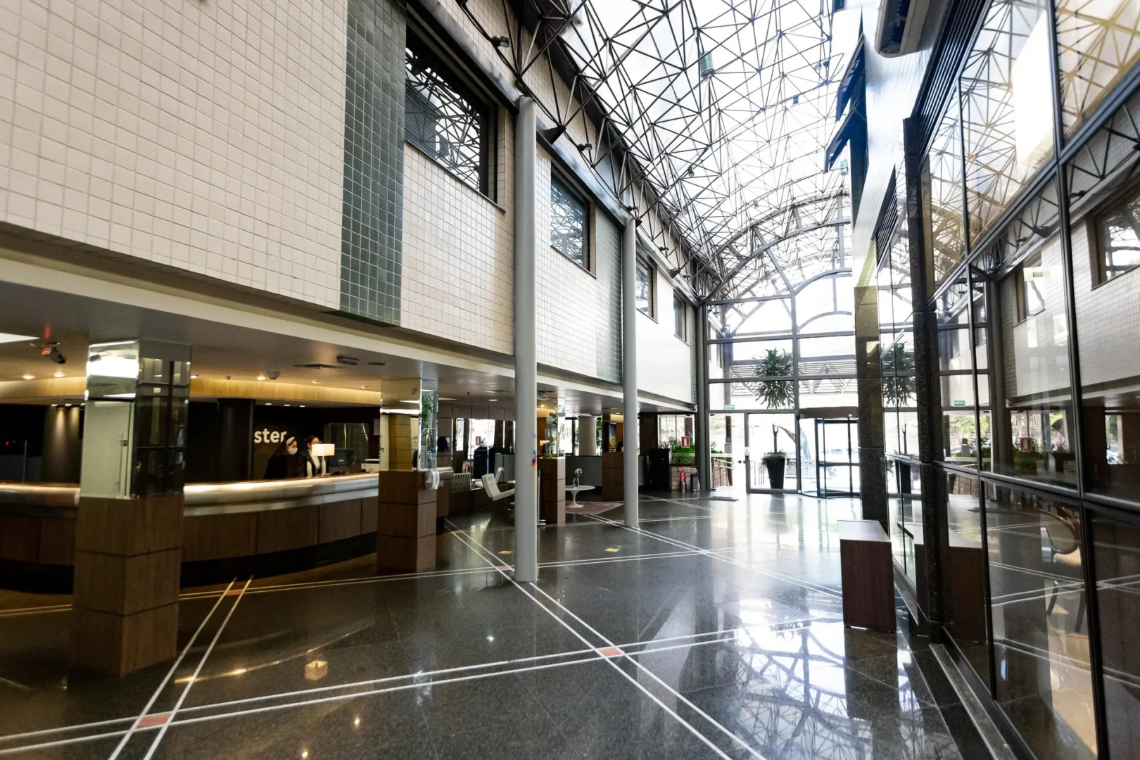 Master Porto Alegre Hotel - Av Carlos Gomes, Proximo Consulado Americano