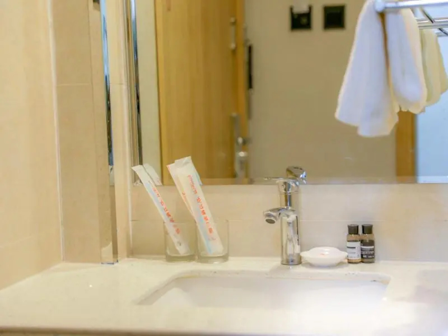 Shell Inner Mongolia Wulanhaote Xing'an Street People's Hospital Hotel