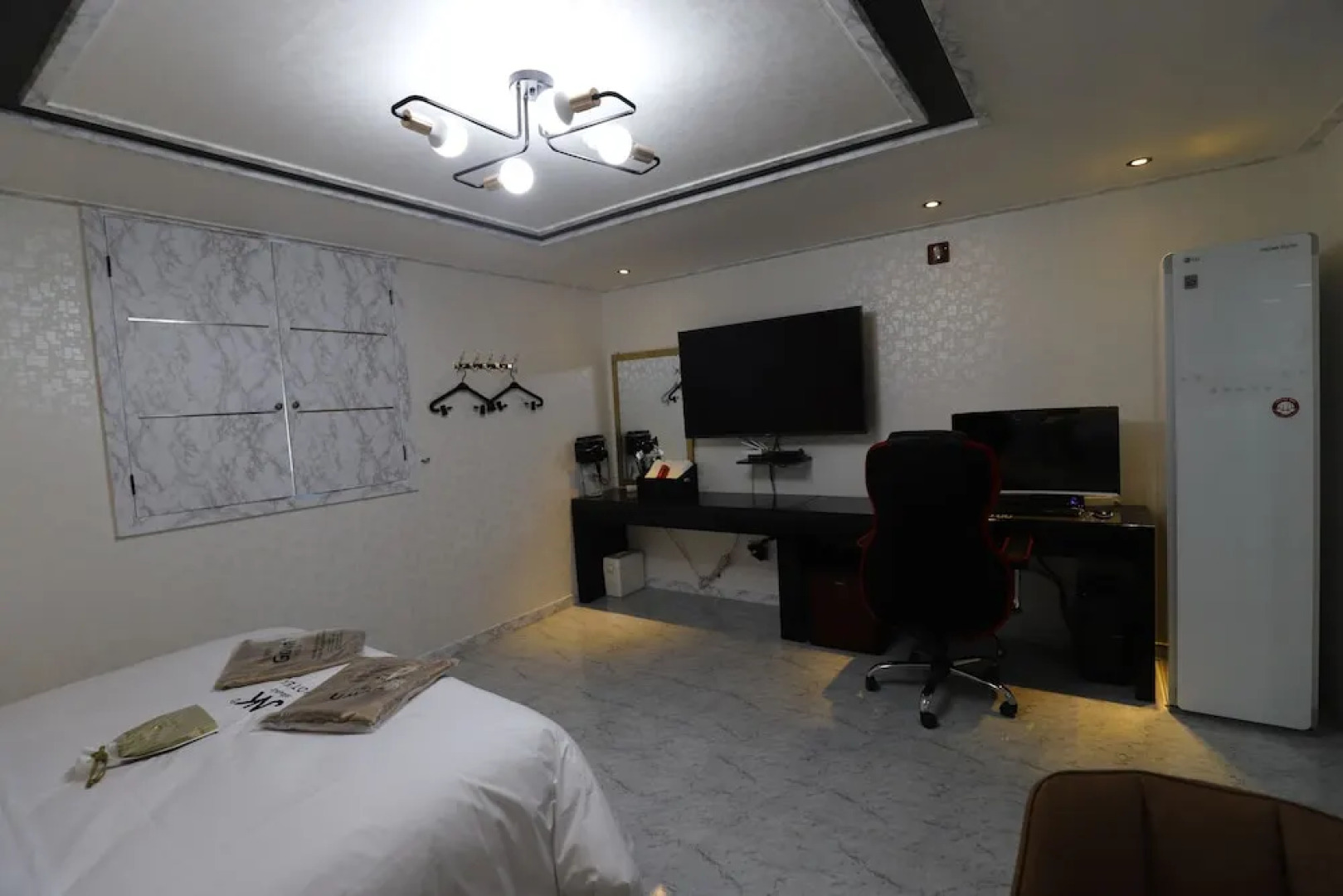 Gunsan JNK Classic Hotel - Gray