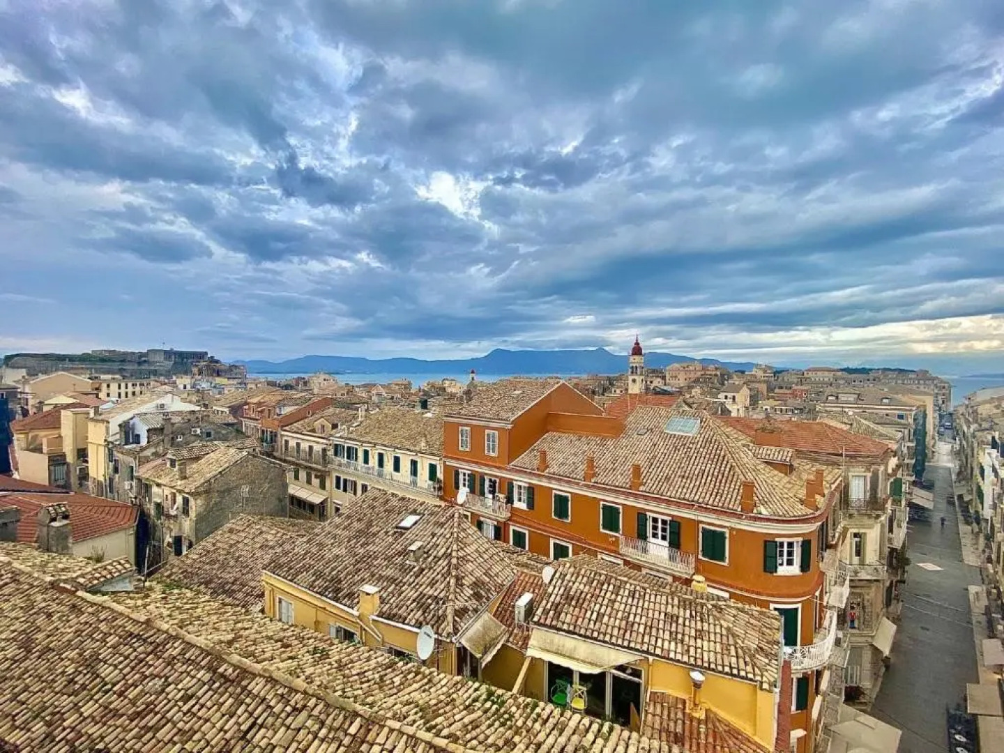 Ninos Luxury Apartment