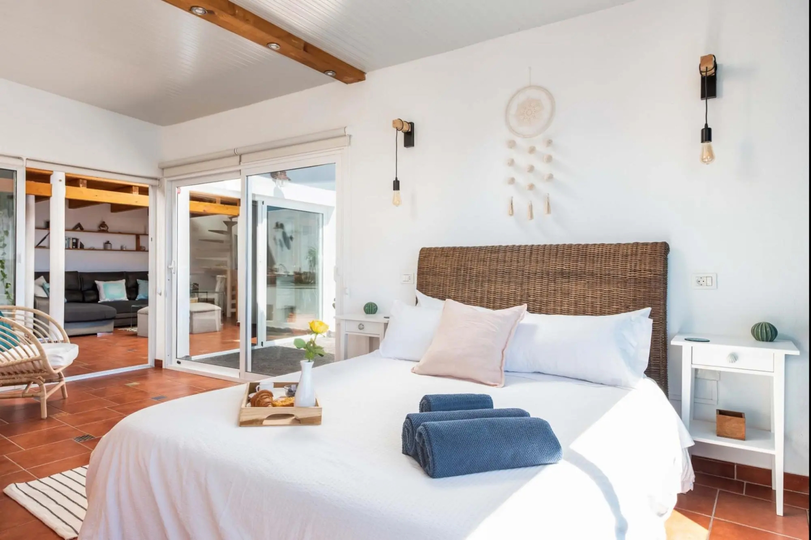 Luminous loft apartment next to the Atlantic Ocean