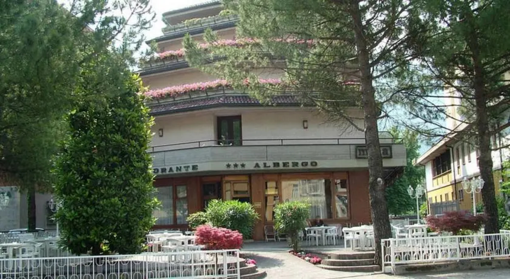 Hotel Mina