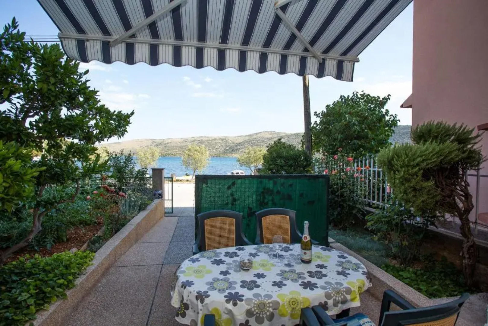 Apartments Mala Karla 1685