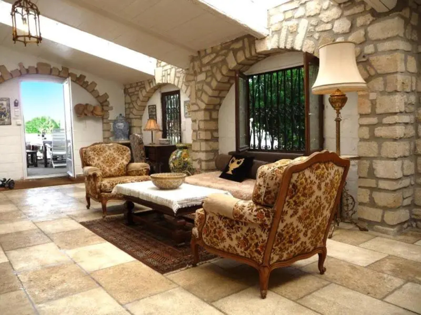 Villa with Pool in Provence -Villa Romantique Sleeps Up To 12+4 in Optional Gite