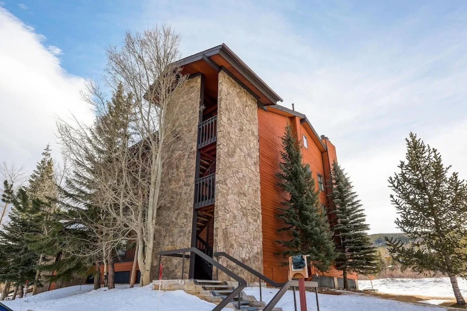 Mountainside  155a 2 Bedroom Condo by RedAwning