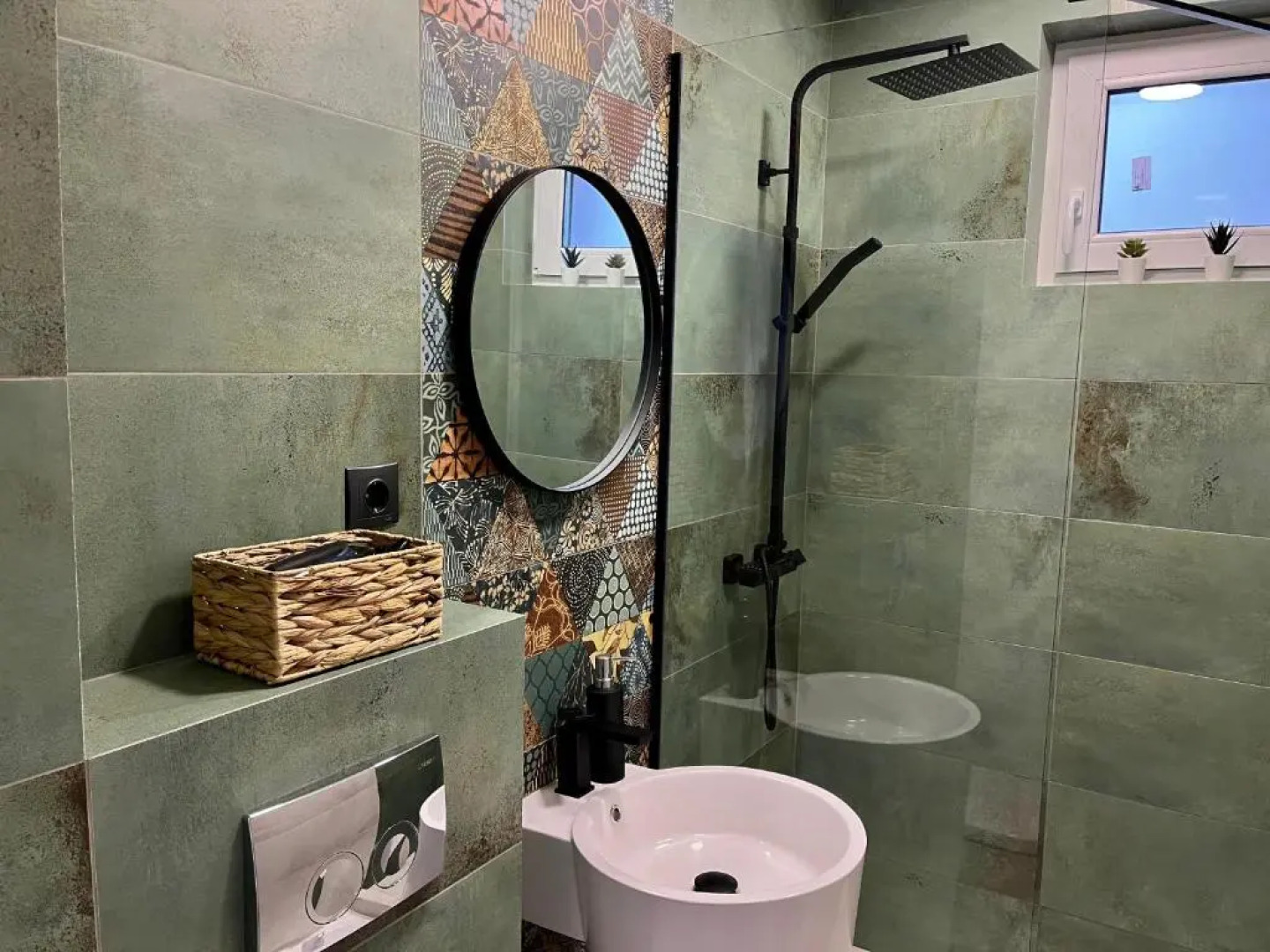 Alexander Cozy Apartment FREE PRIVATE PARKING