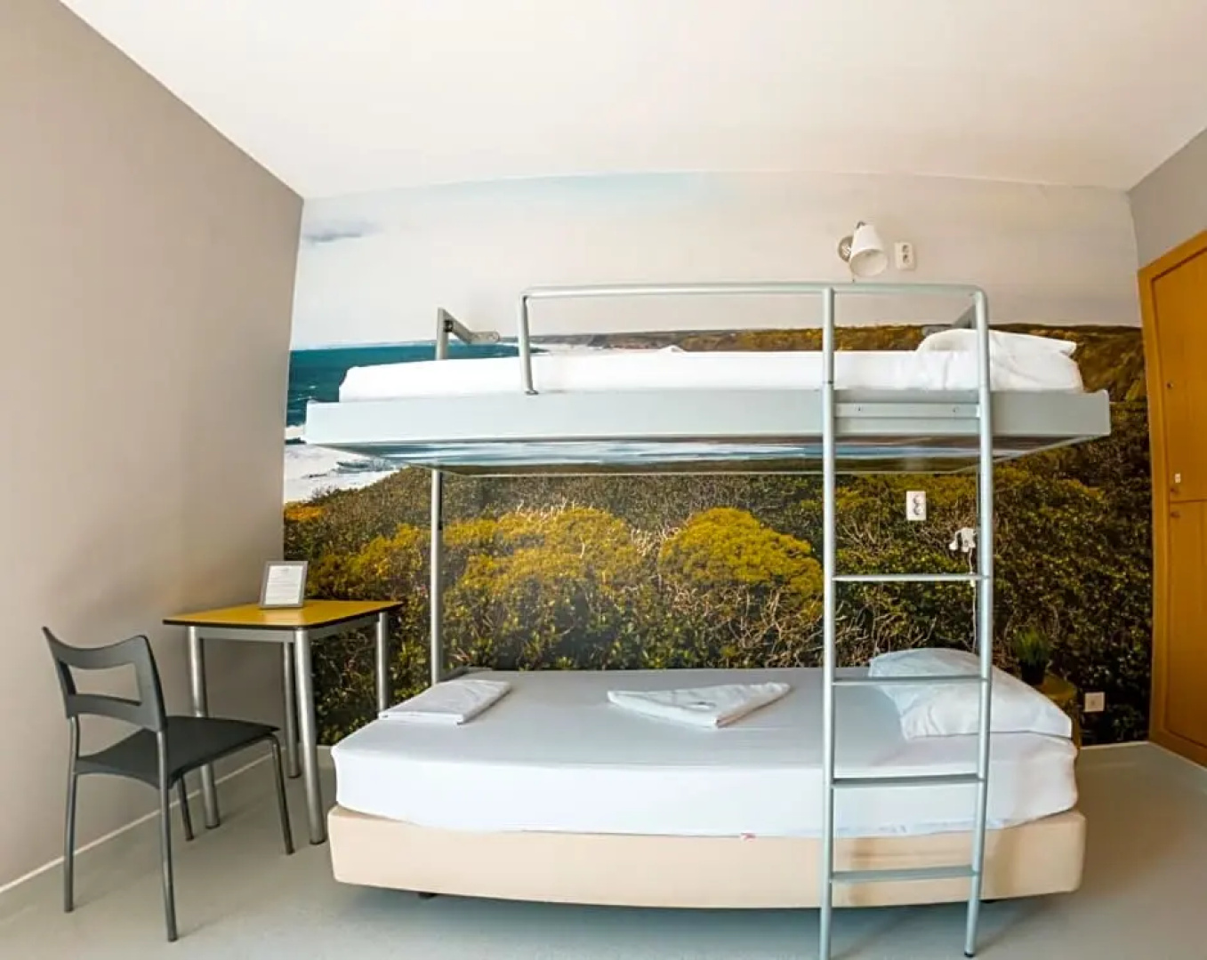 HI Arrifana Destination Hostel