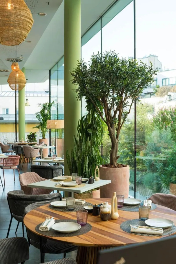 Renaissance Paris Arc de Triomphe Hotel