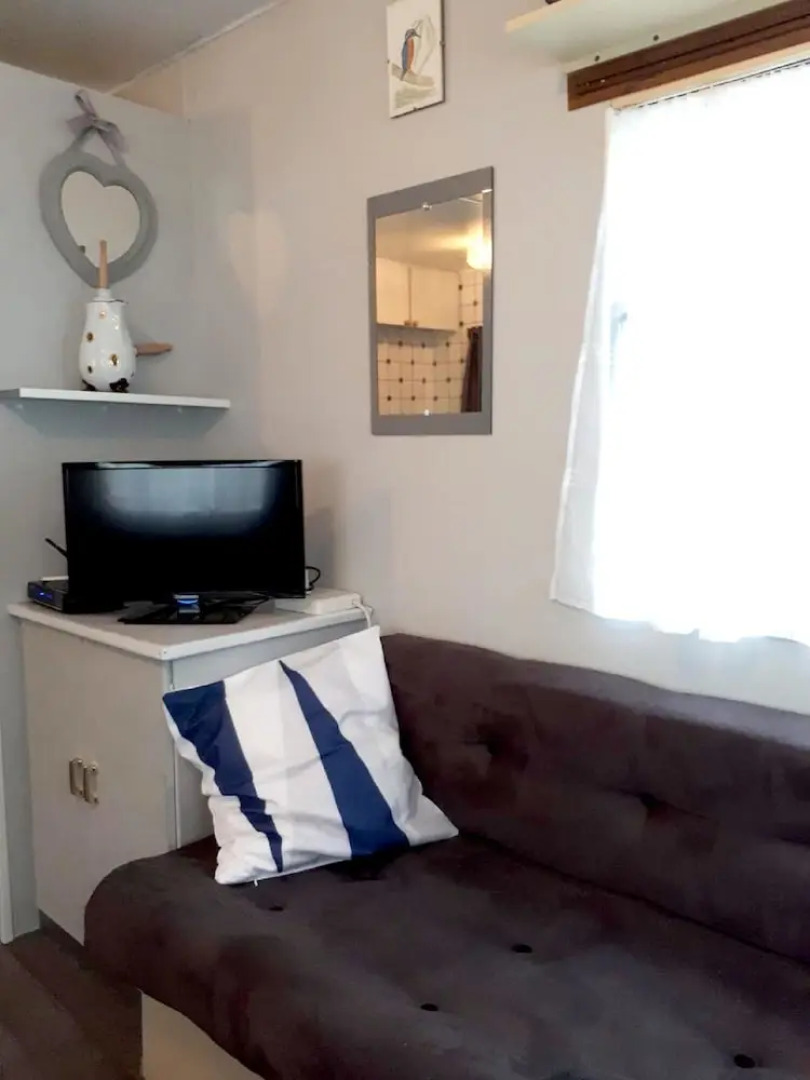 Bungalow With 2 Bedrooms in Blangy-le-château, With Furnished Garden a