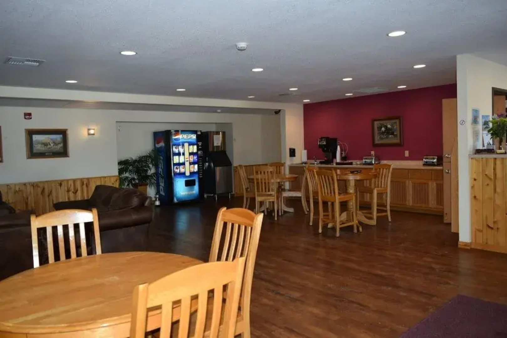 North Shore Inn & Suites