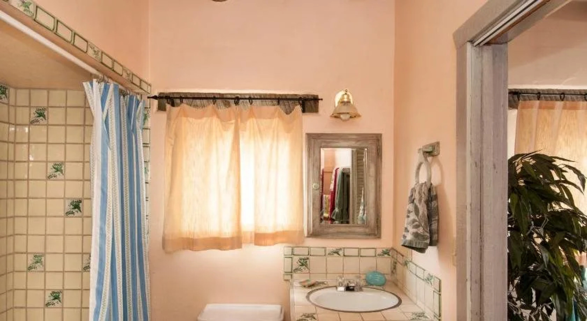 Inger Jirby Gallery & Guest Houses