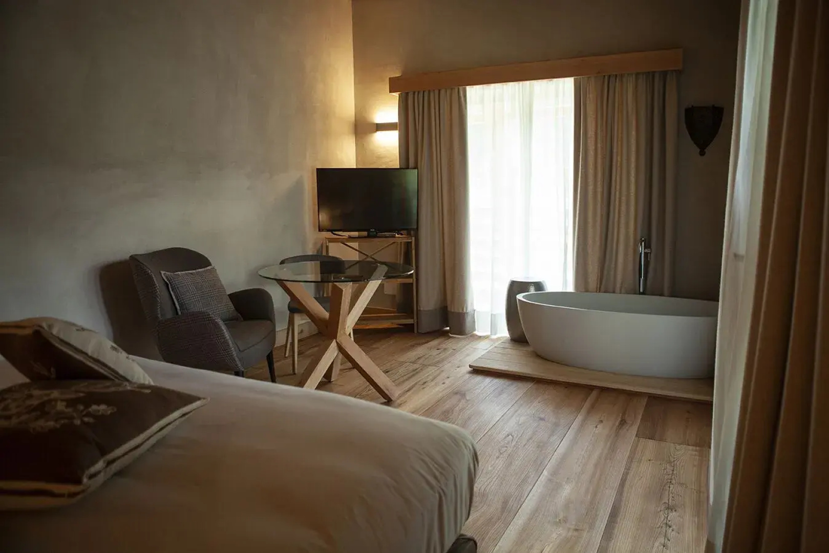 Charmant Petit Hotel