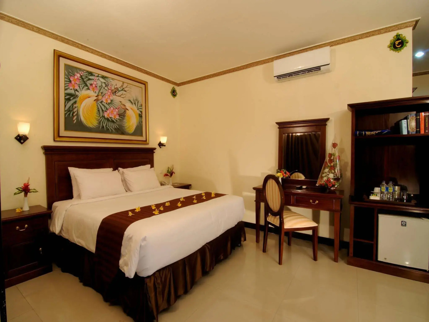 Yusro Hotel Restaurant & Convention