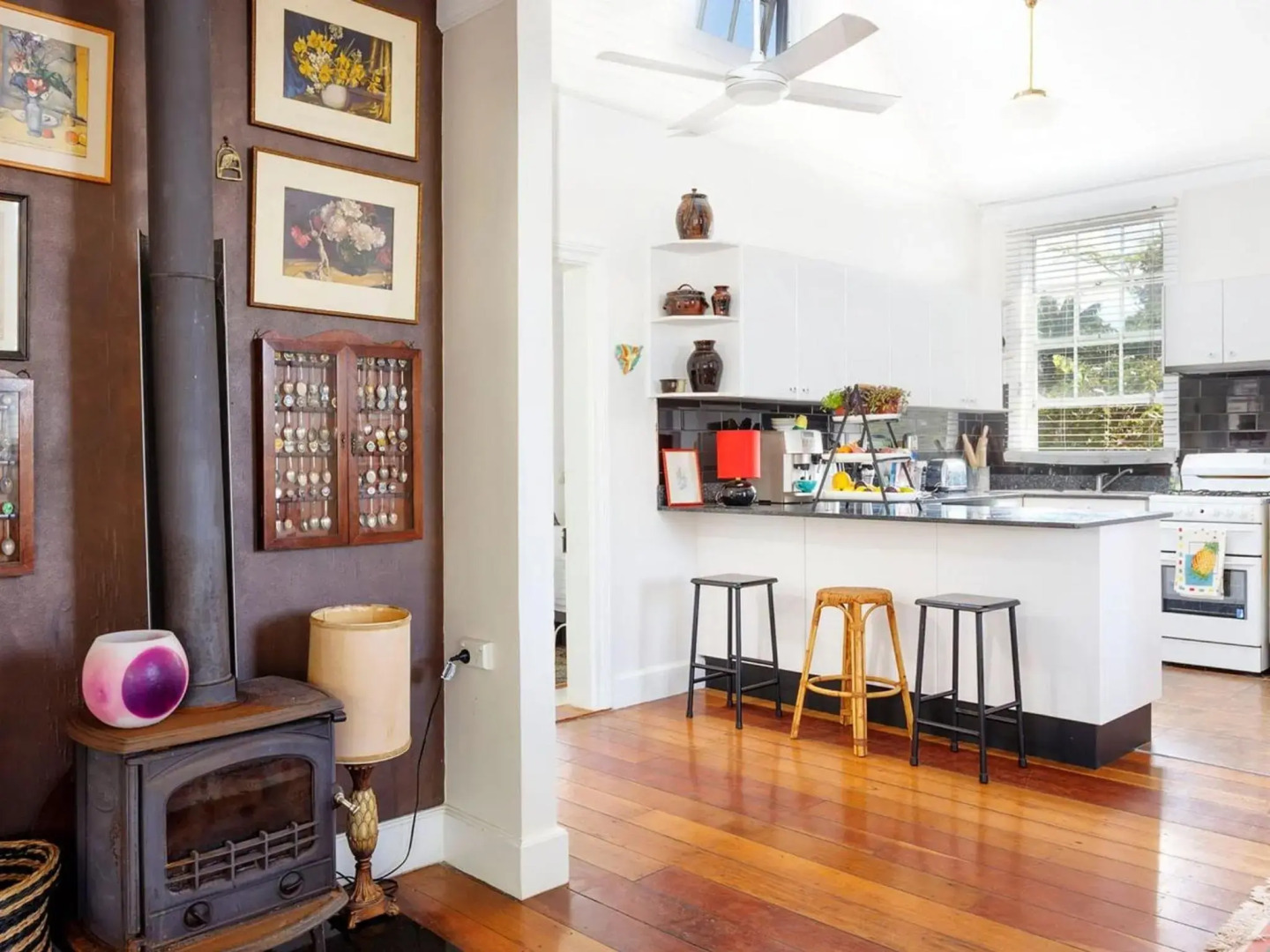 Witts Oasis Two traditional Tea Gardens cottages