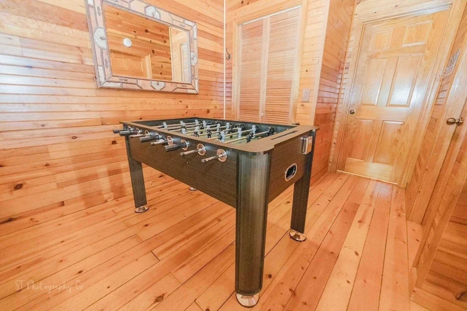 A Slice Of Heaven 2 Bedroom Cabin by RedAwning