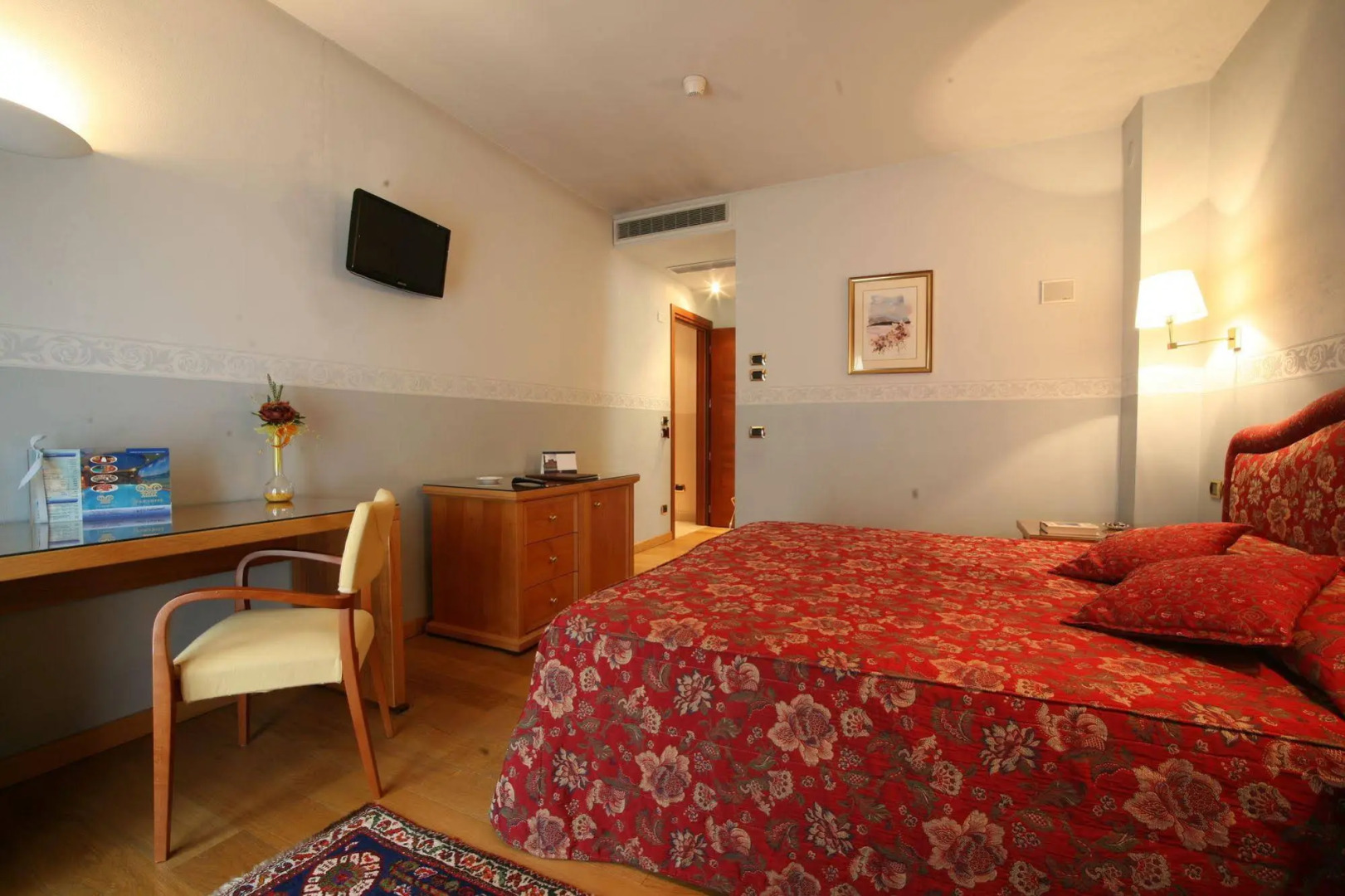 Paradise Hotel & Wellness