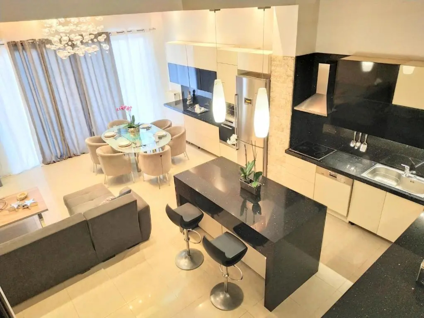 Luxury Apartment with Sea View near Kallithea
