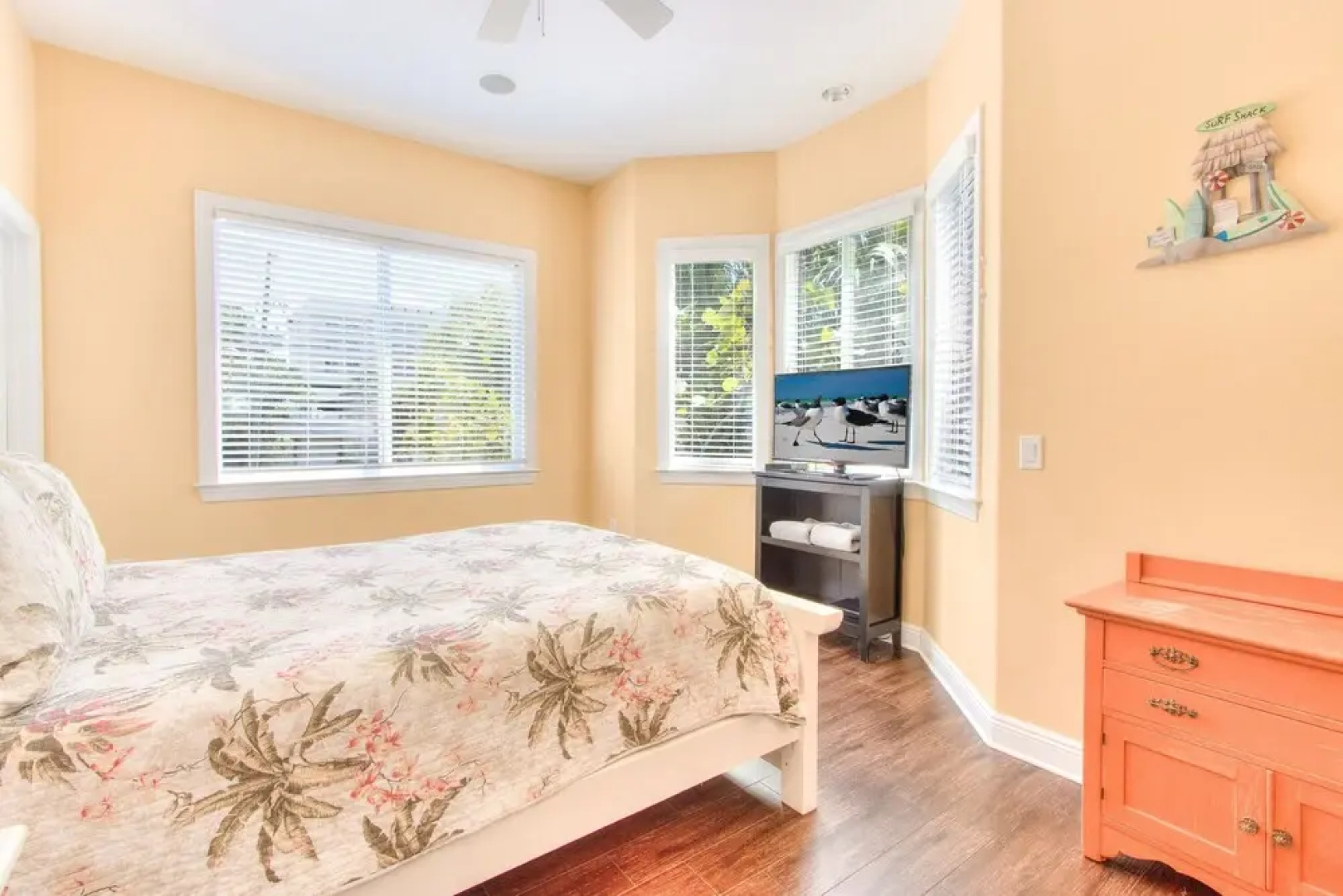 Bayway Luxury Townhome 4 Bedroom Townhouse by RedAwning