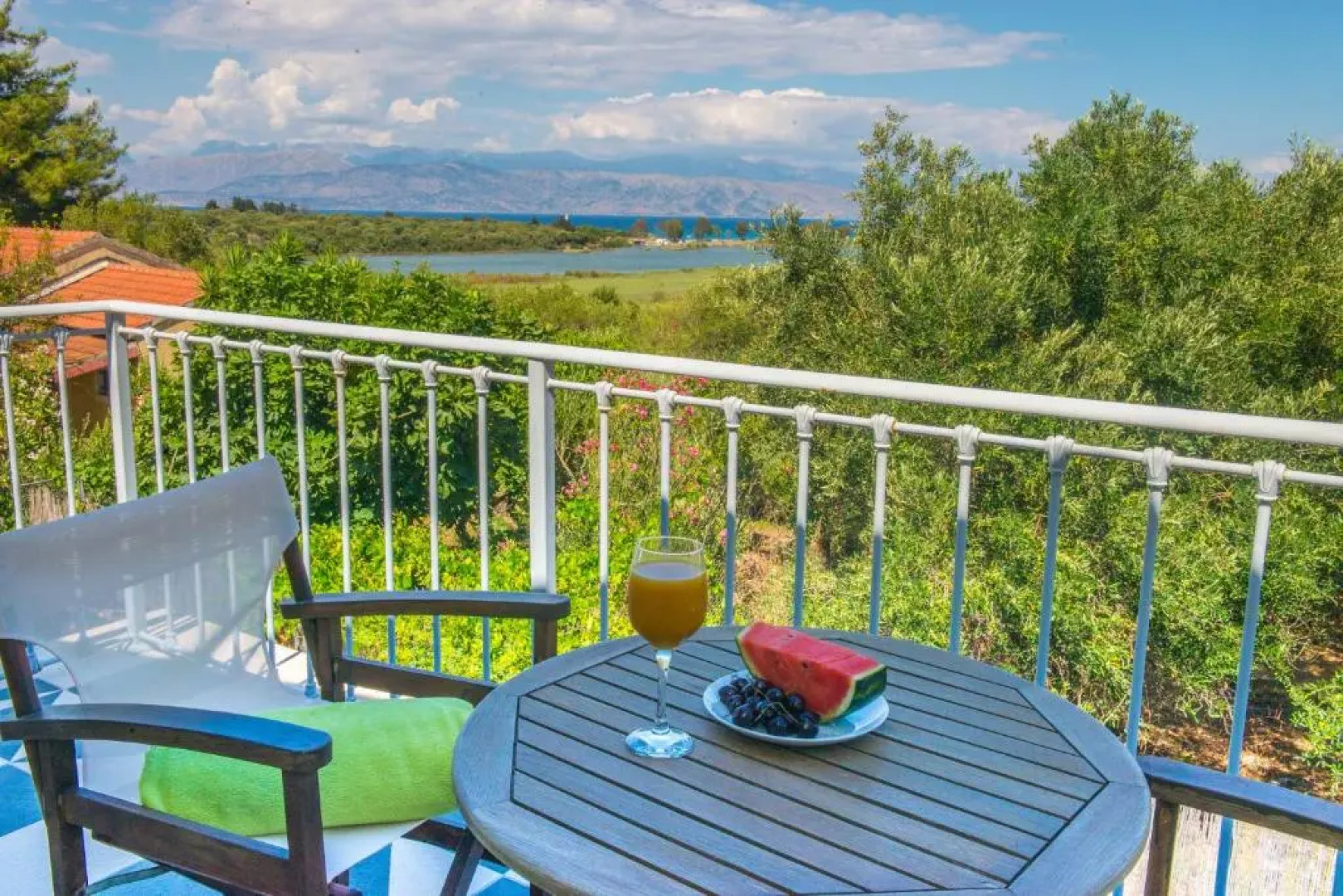 Villa Siorra by MediterraneanVillas