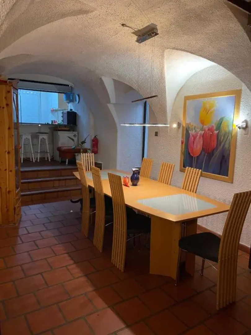 Hostel Lovely rooms in the city center of Villach, shared Bathroom, windows to corridor