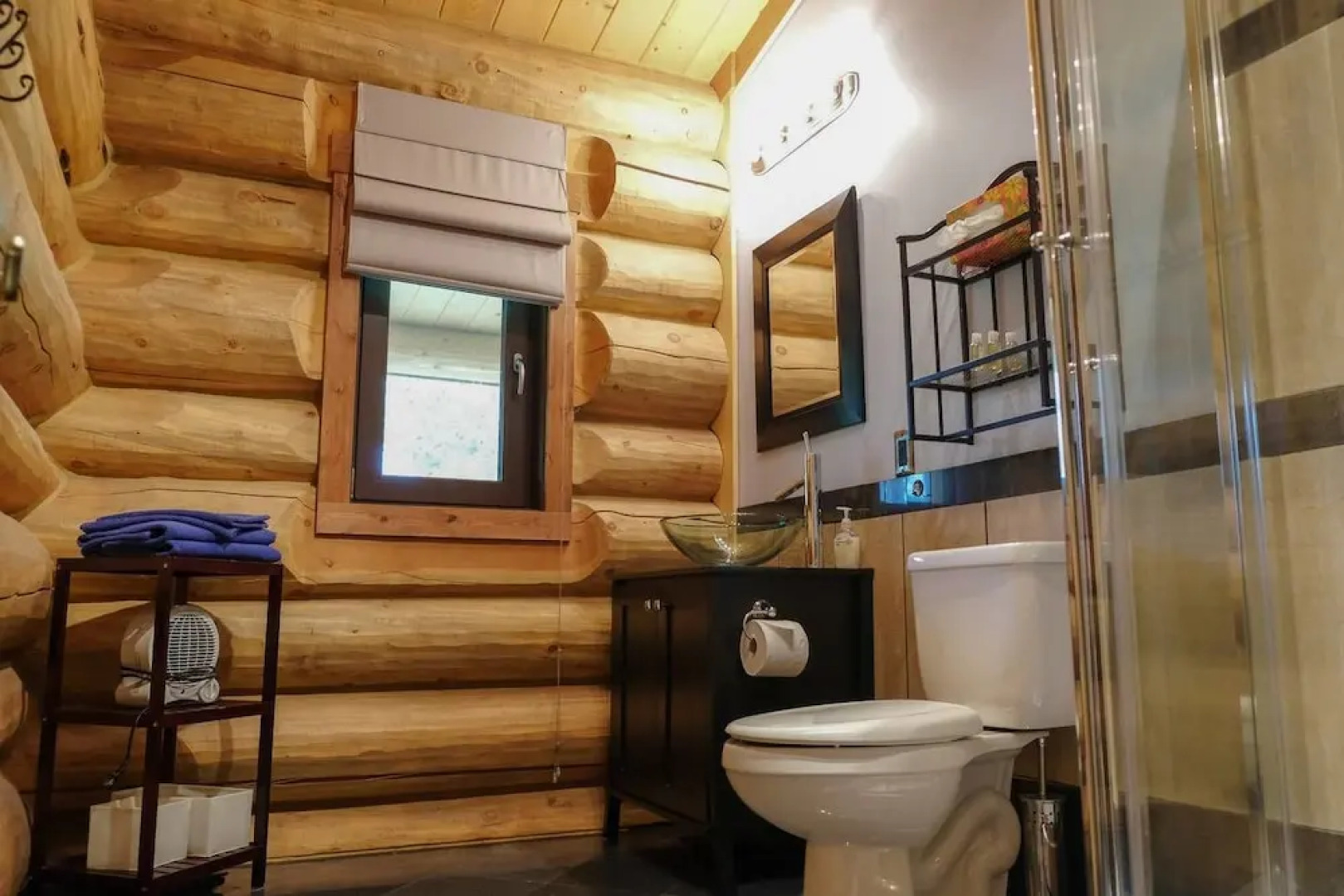 Beautiful Log Chalet Near Fernie, BC