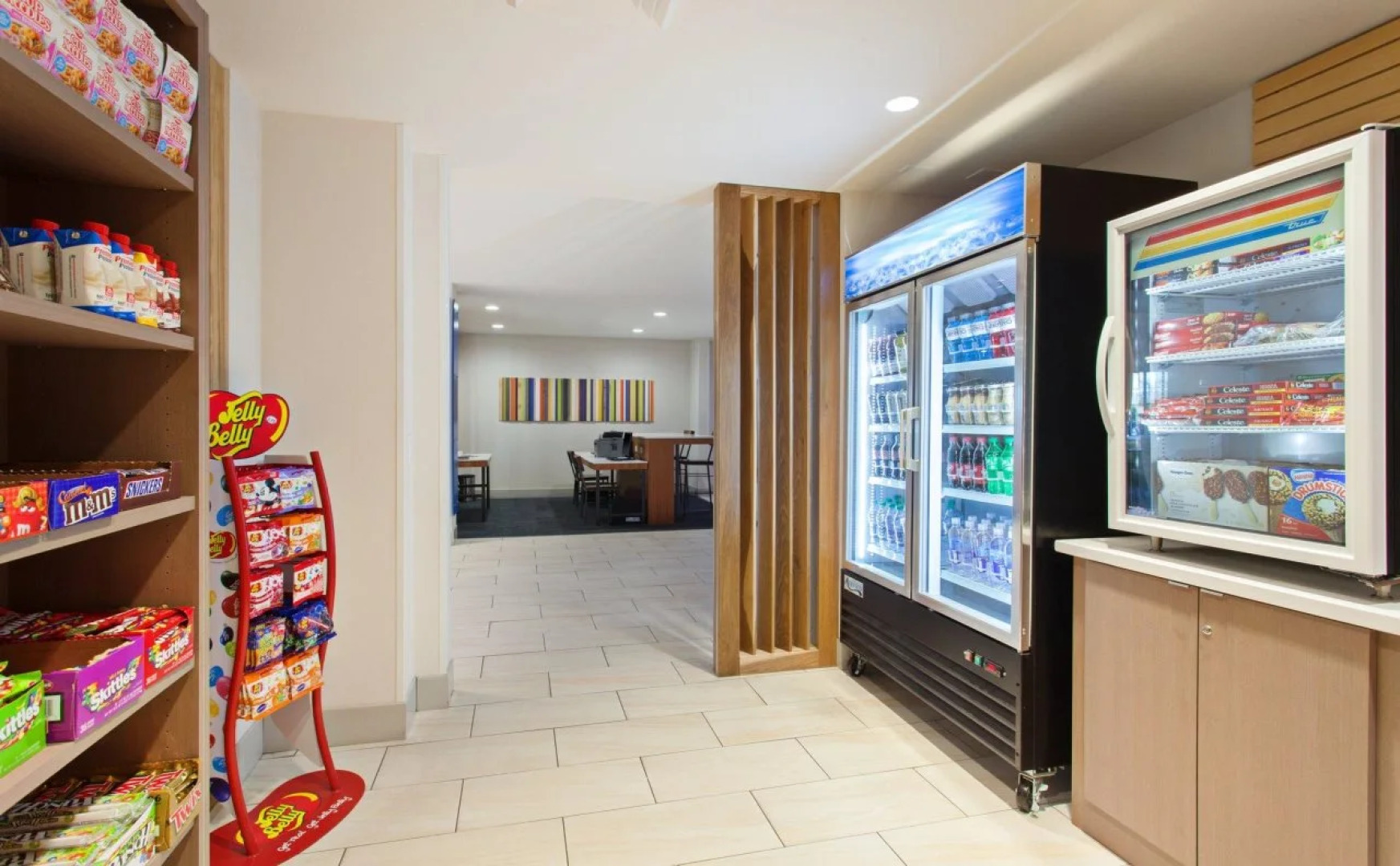 Holiday Inn Express & Suites Corona by IHG