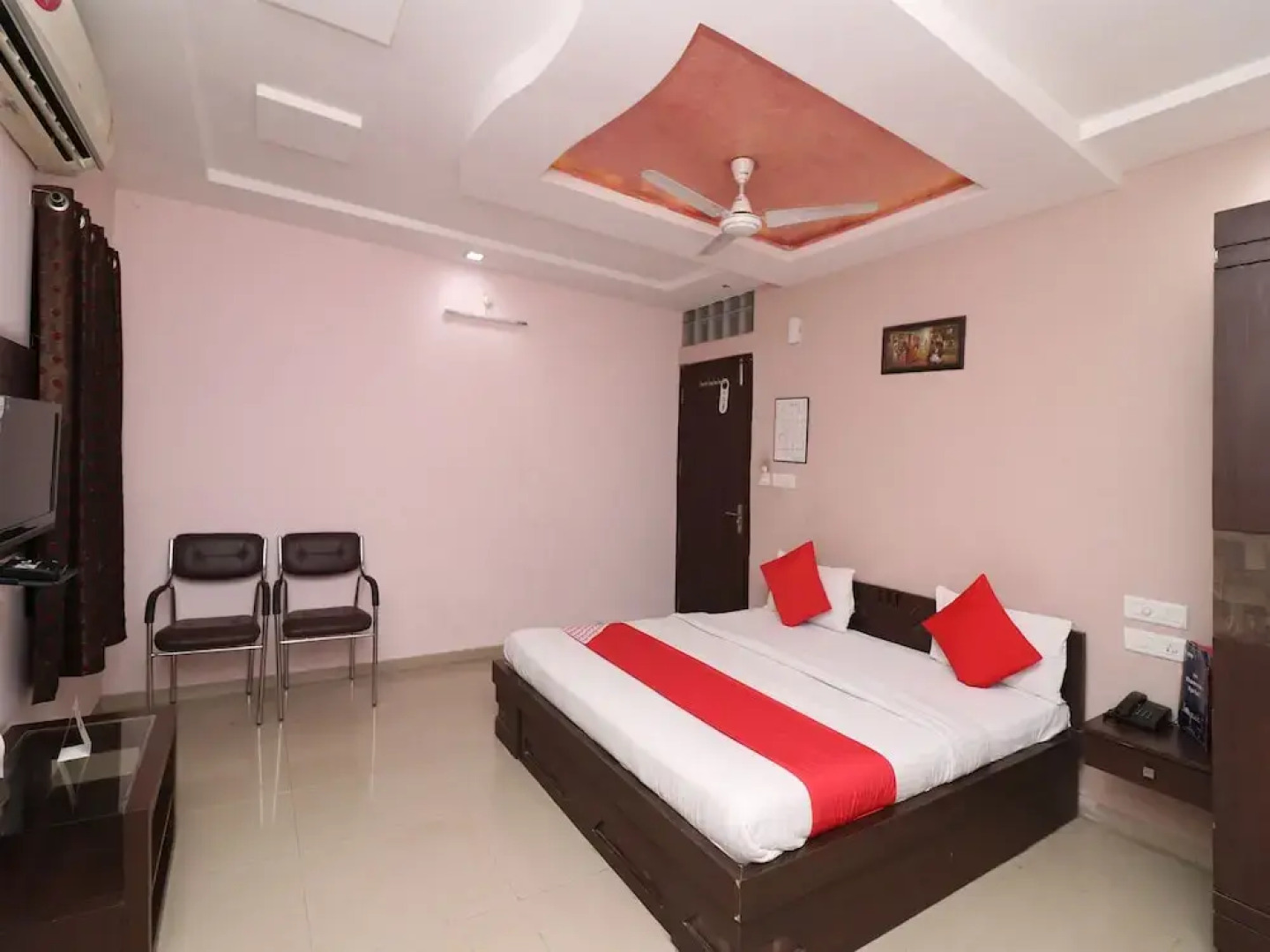 OYO 22872 Hotel Shivam Fort View