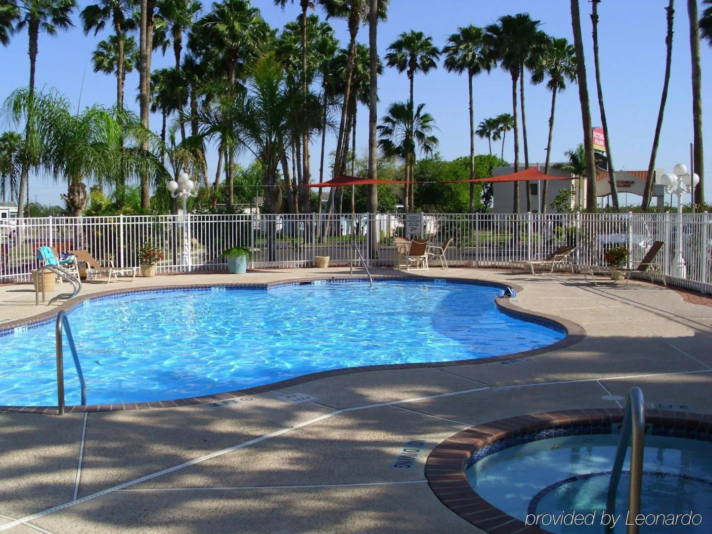 Victoria Palms Inn & Suites