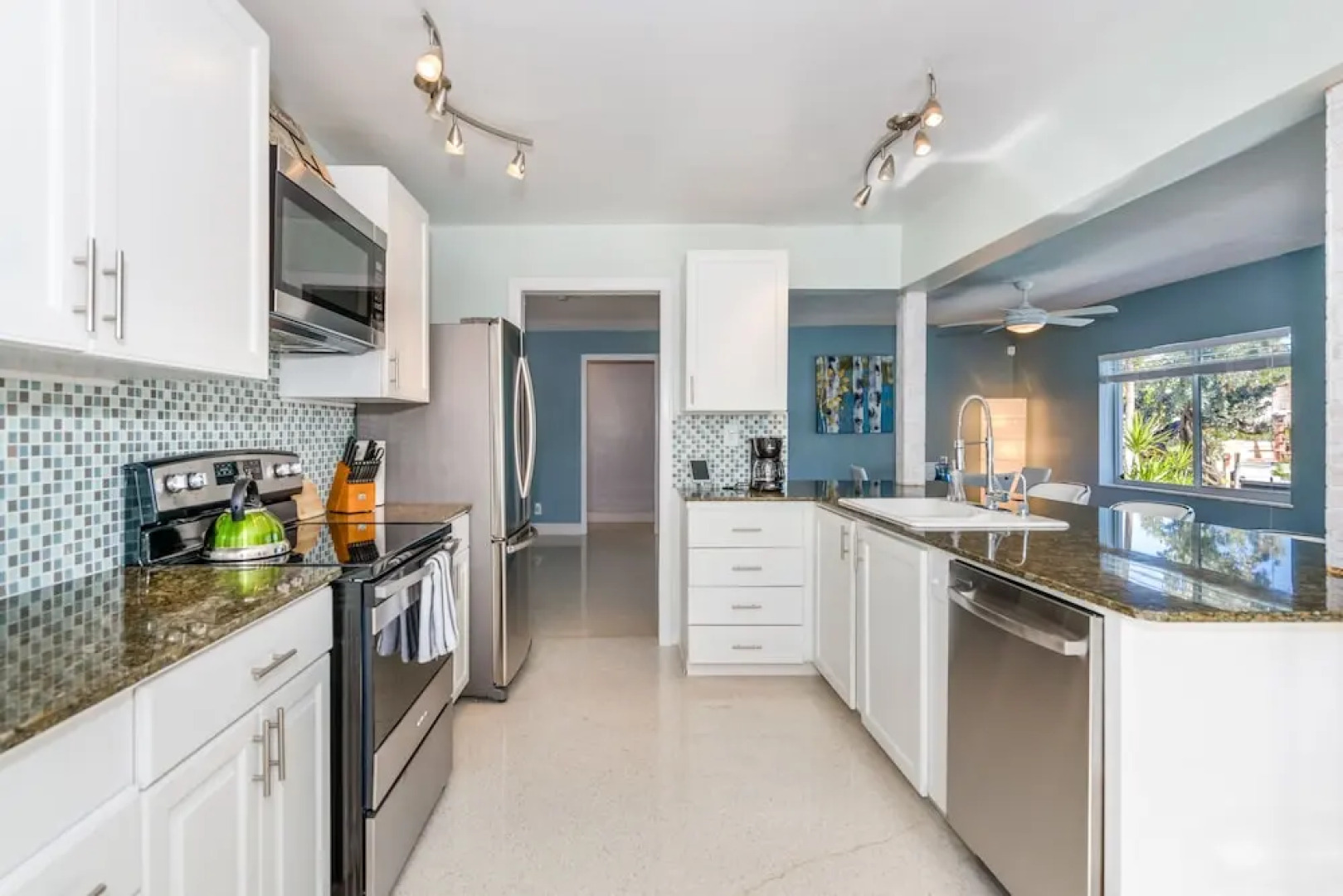 3658 NW 18th Ave Home 2 Bedrooms 2 Bathrooms Home