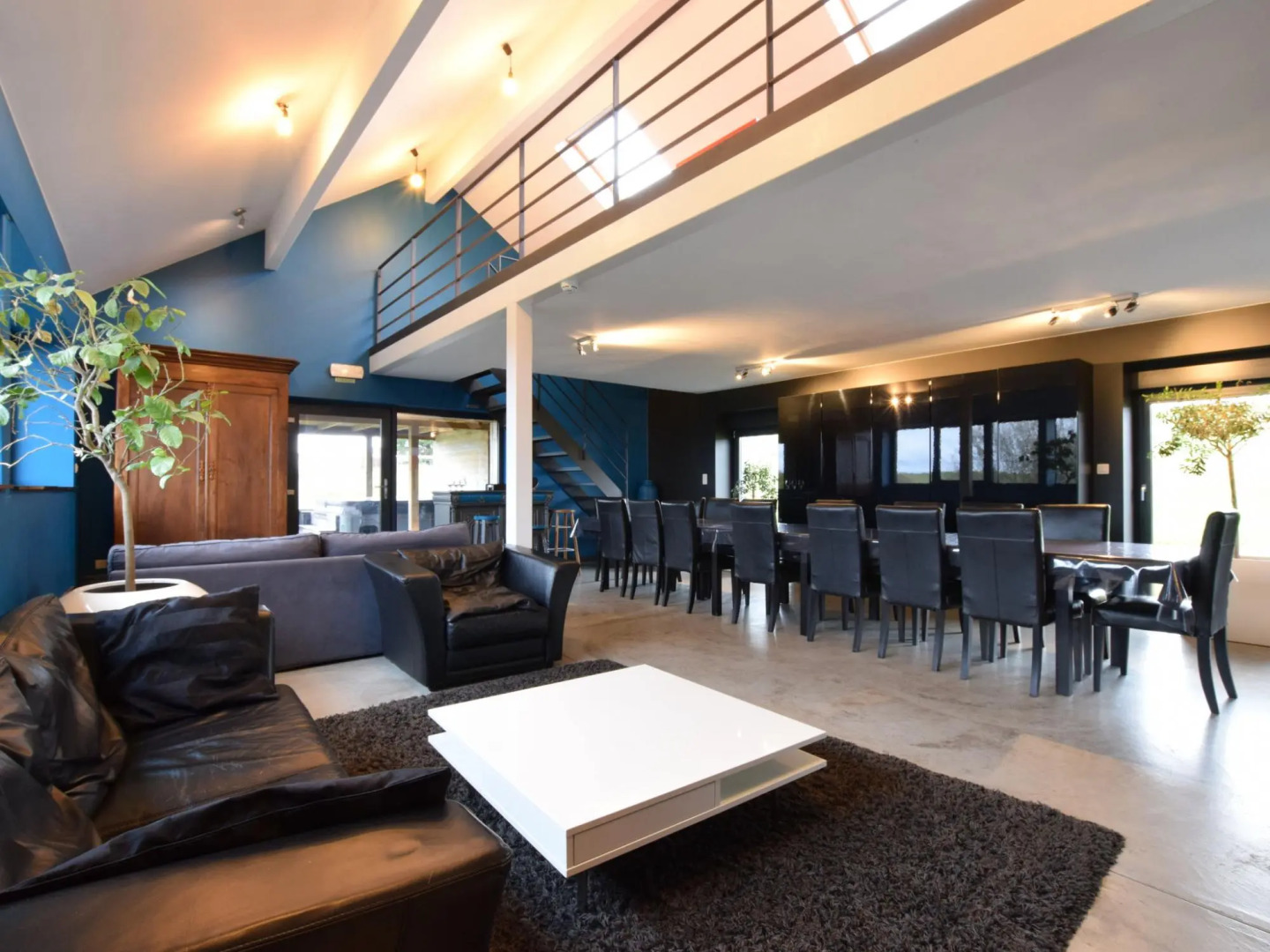 Luxury Cottage in Vaux-sur-Sure with Sauna and Jacuzzi