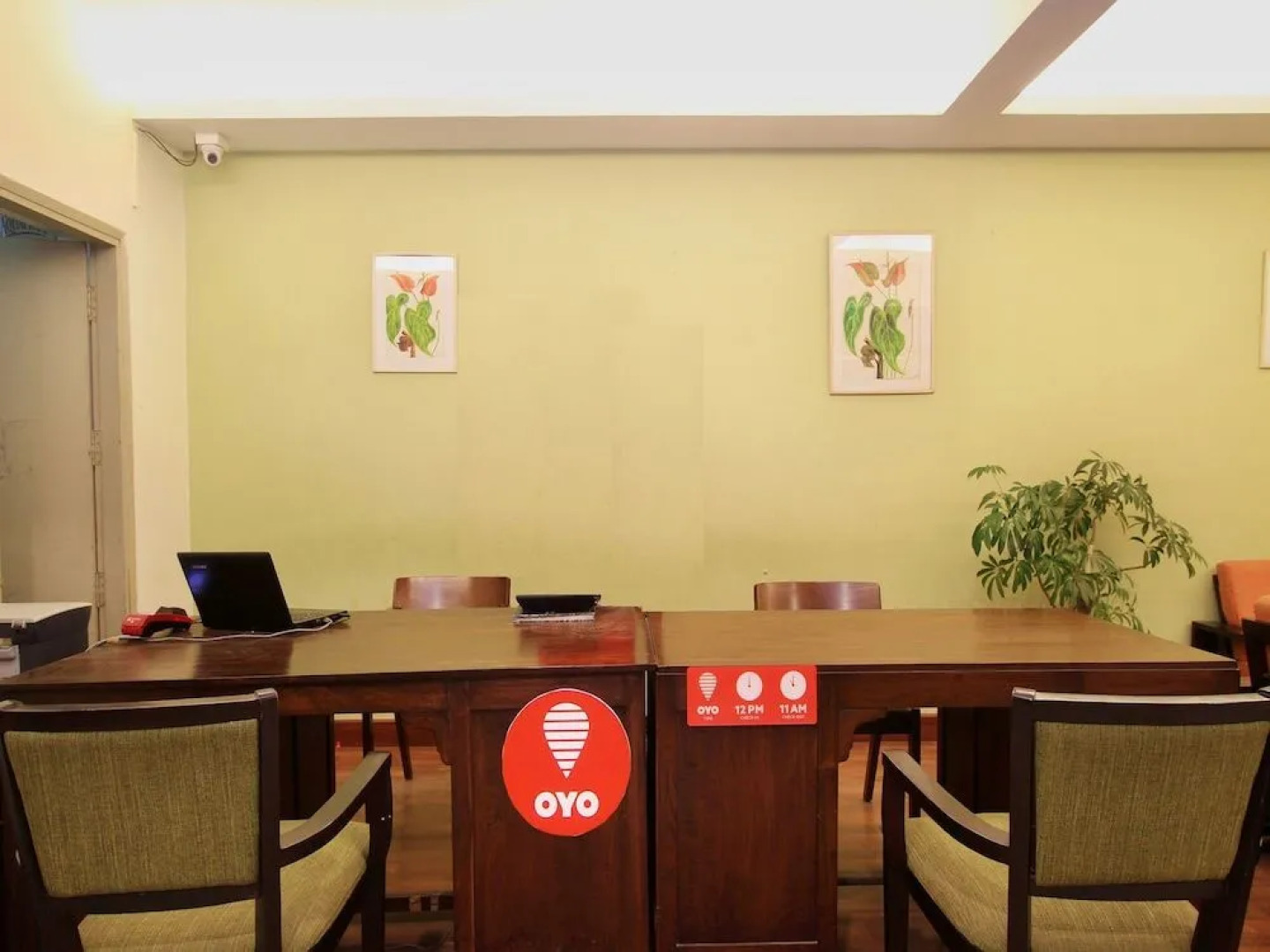 OYO 10542 The Planters Court