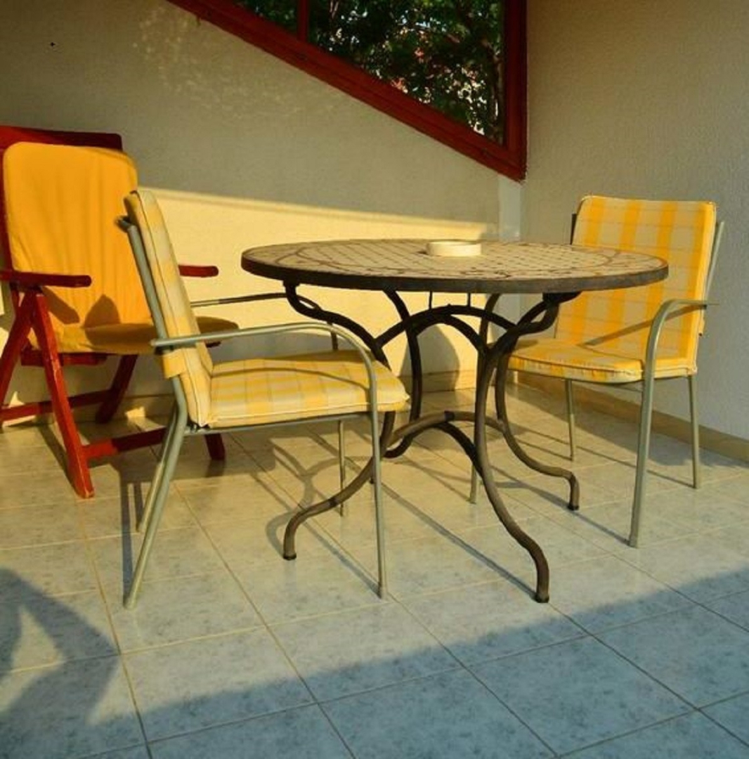 Studio apartment Cvita - 150 m from pebble beach: SA3 Bol, Island Brac