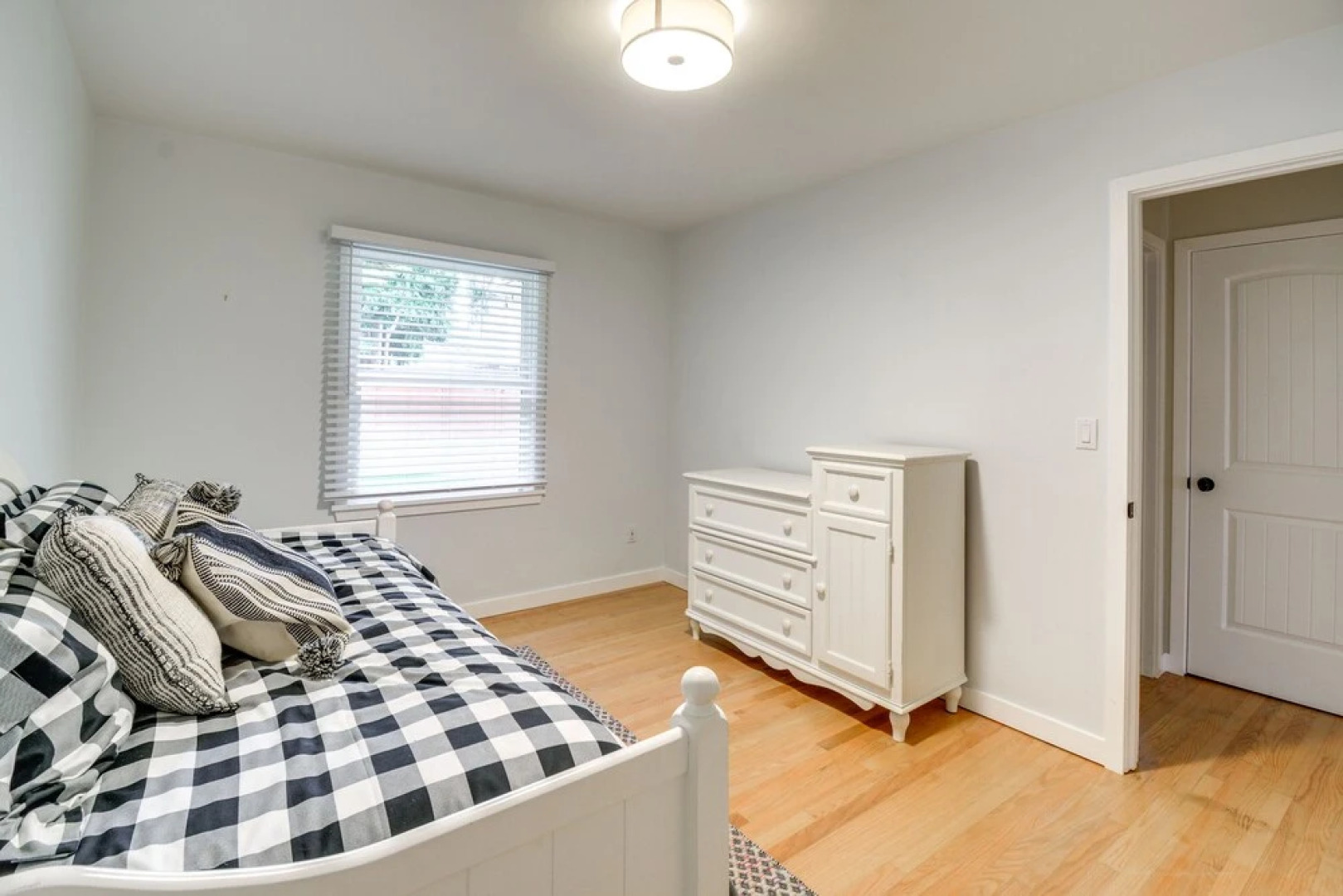 Tacoma Vacation Rental w/ Outdoor Fireplace