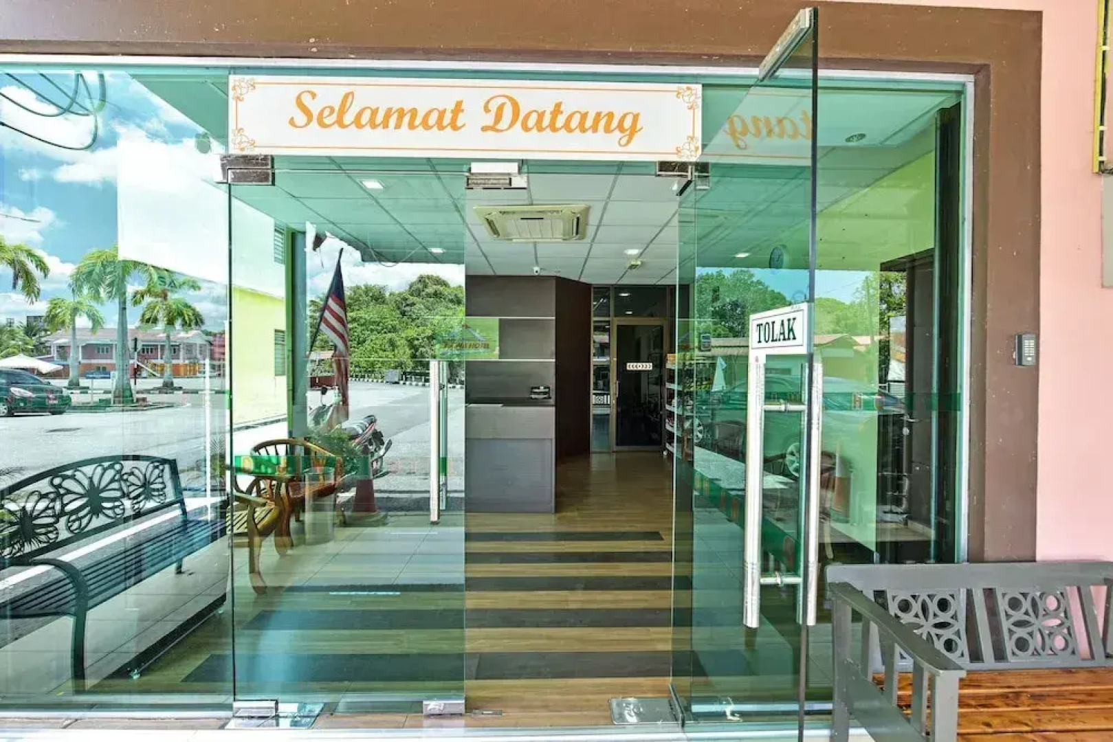 Capital O 90761 D Jiwa Hotel