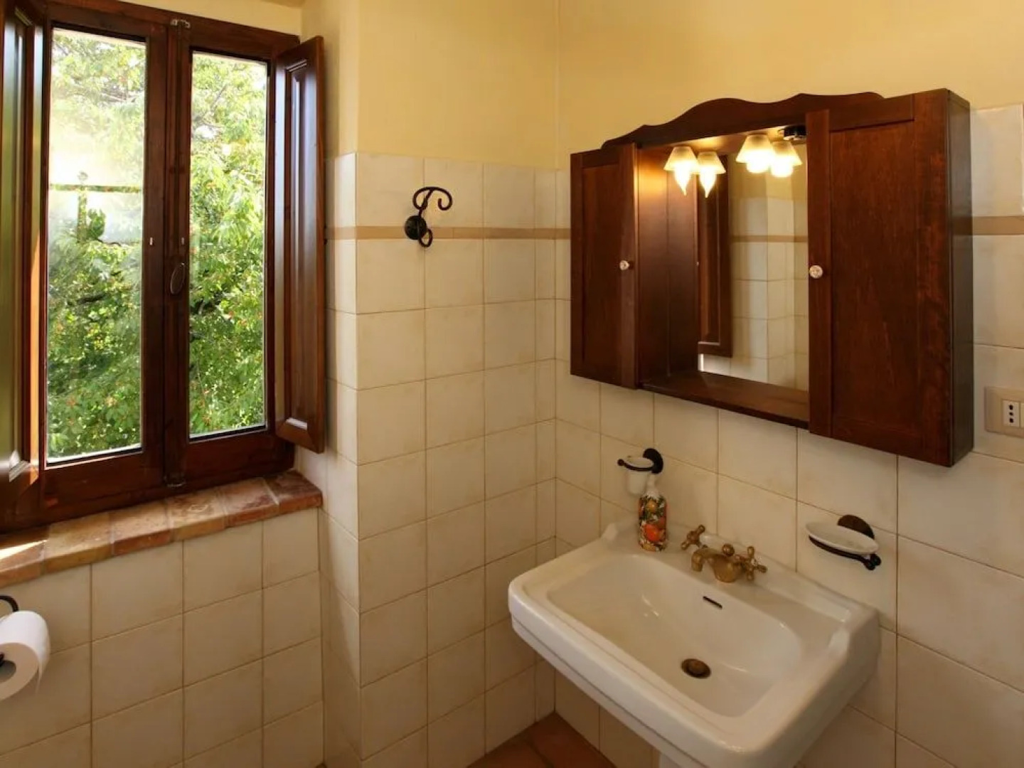 Cozy Cottage in Abbateggio With Garden